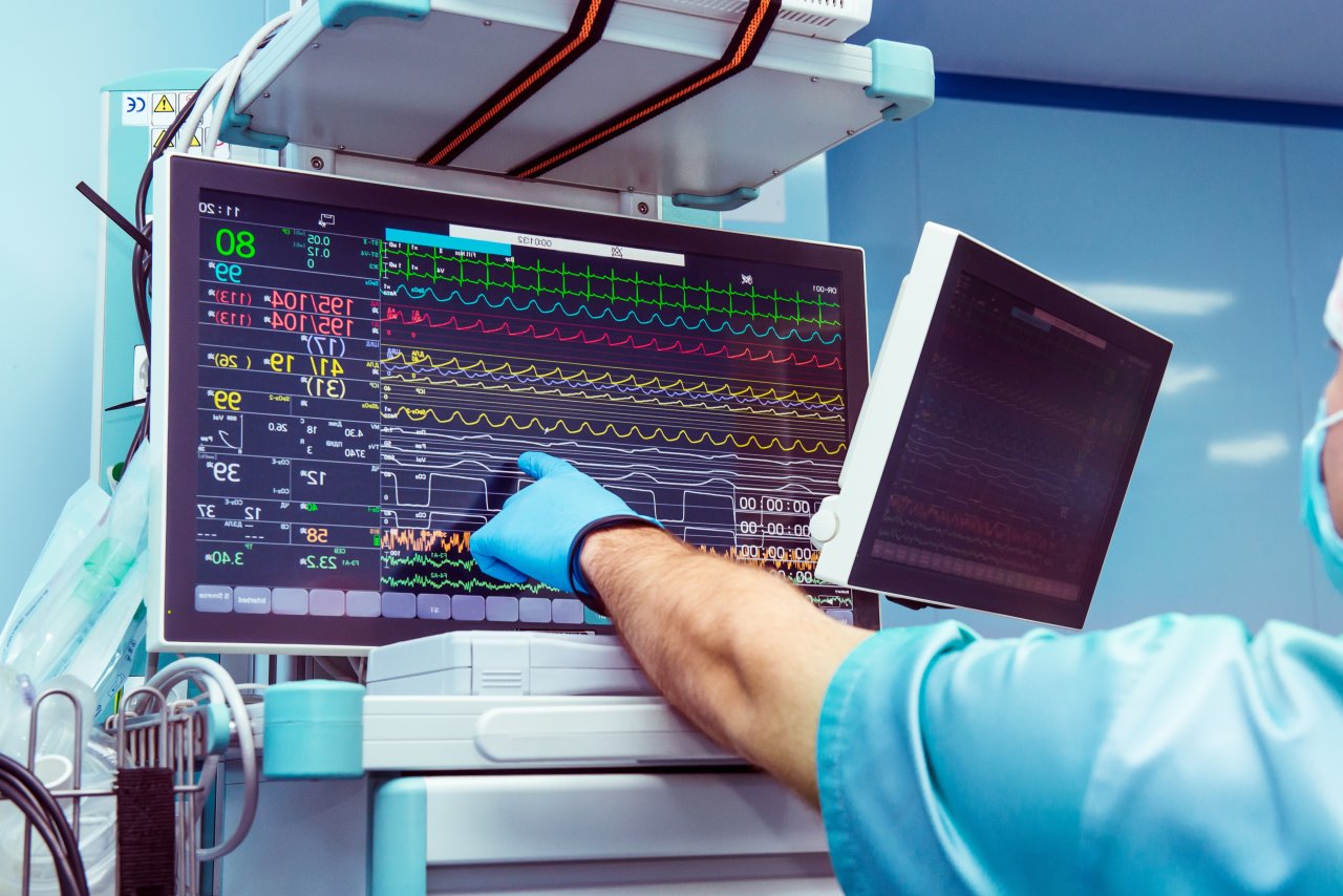 Badanie EKG w przychodni – jak zadbać o jakość zapisu i sprawny obieg wyniku? 15 Nowoczesne aparaty EKG